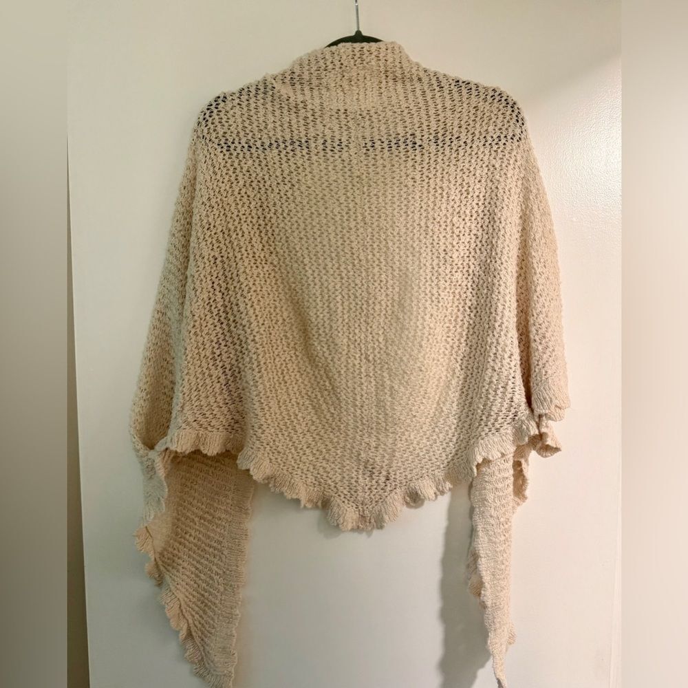 Anthropology Cozy Knit blend shawl, very soft & light. In great shape. - Picture 4 of 4